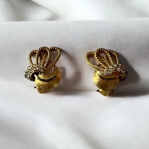 Vintage Signed BSK Goldtone Rhinestones clip on Earrings